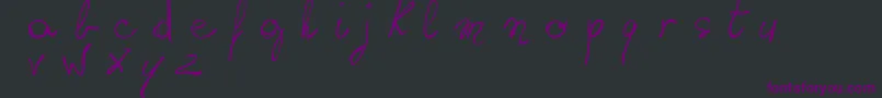 Fonte WritingSomethingByHand – fontes roxas em um fundo preto