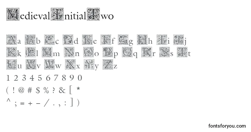 A fonte MedievalInitialTwo – alfabeto, números, caracteres especiais