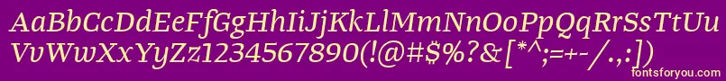 Fonte TangerserifwideItalic – fontes amarelas em um fundo roxo