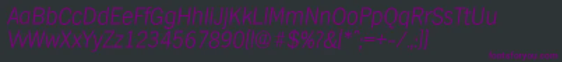 フォントHamburgserialXlightItalic – 黒い背景に紫のフォント