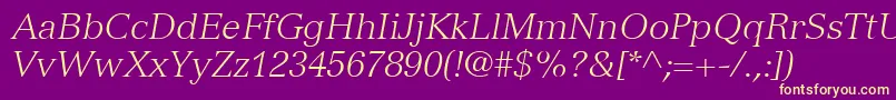 Fonte VersaillesLt46LightItalic – fontes amarelas em um fundo roxo