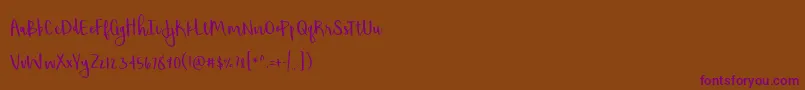 BmdShorthalt-Schriftart – Violette Schriften auf braunem Hintergrund