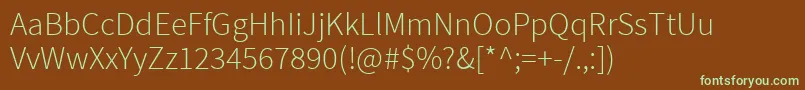 SourcesansproLight-fontti – vihreät fontit ruskealla taustalla