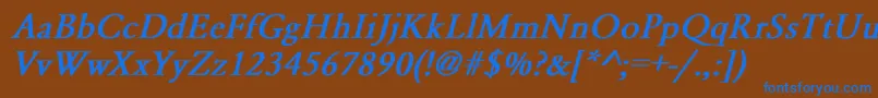 GaramondNormalBoldItalic-Schriftart – Blaue Schriften auf braunem Hintergrund