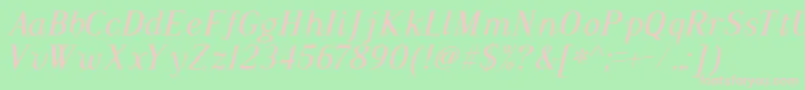 DustismoRomanItalic-fontti – vaaleanpunaiset fontit vihreällä taustalla