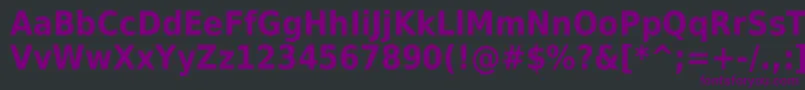 Czcionka DejavuSansCondensedBold – fioletowe czcionki na czarnym tle