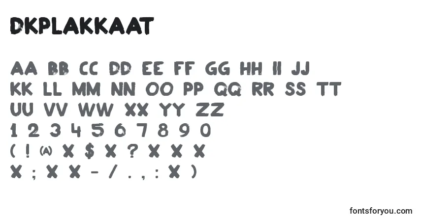 A fonte DkPlakkaat – alfabeto, números, caracteres especiais
