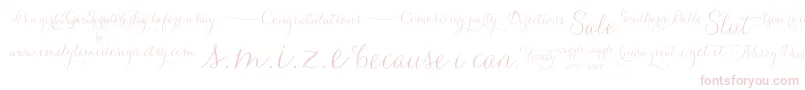 CarolynaWords-Schriftart – Rosa Schriften auf weißem Hintergrund