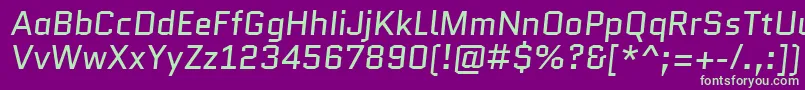 Czcionka QuanticoItalic – zielone czcionki na fioletowym tle