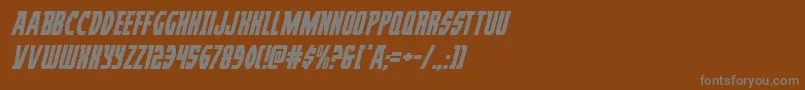 フォントProwlerital – 茶色の背景に灰色の文字