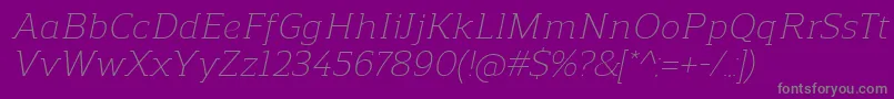 ReganslabLightitalic-fontti – harmaat kirjasimet violetilla taustalla