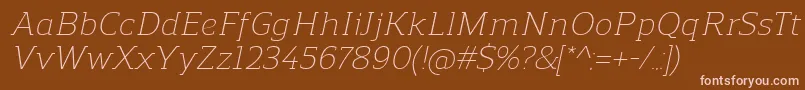 ReganslabLightitalic-fontti – vaaleanpunaiset fontit ruskealla taustalla