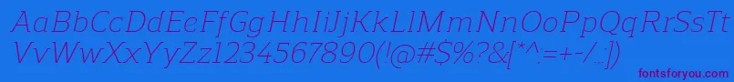 Czcionka ReganslabLightitalic – fioletowe czcionki na niebieskim tle