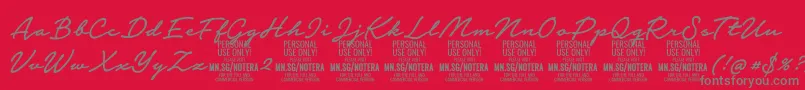 Notera2mediumPersonal-Schriftart – Graue Schriften auf rotem Hintergrund