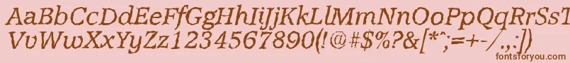 AccoladerandomItalic-Schriftart – Braune Schriften auf rosa Hintergrund