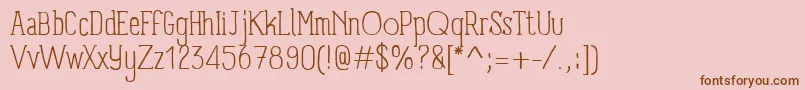 Fonte PanforteSerifLight – fontes marrons em um fundo rosa