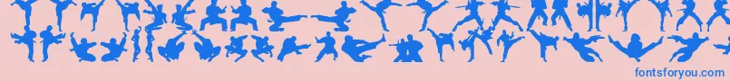 Karatechop-Schriftart – Blaue Schriften auf rosa Hintergrund