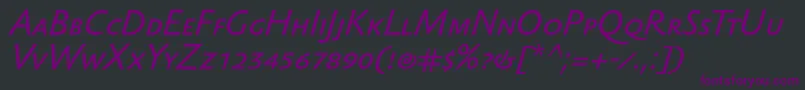 Fonte SebastiantextscItalic – fontes roxas em um fundo preto