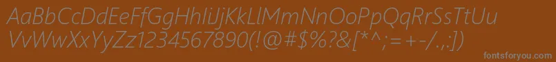 SegoeUiLightItalic-Schriftart – Graue Schriften auf braunem Hintergrund