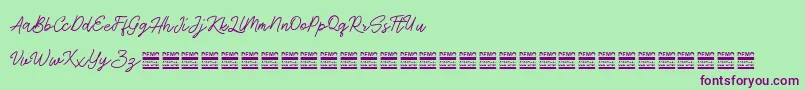 Шрифт AntiqueDemo – фиолетовые шрифты на зелёном фоне
