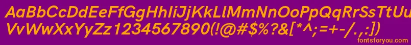 HkgroteskBoldlegacyitalic-fontti – oranssit fontit violetilla taustalla