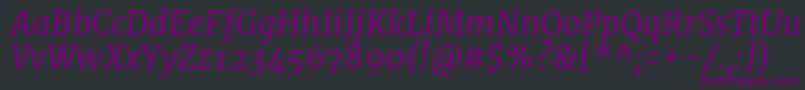 MerriweatherItalic-fontti – violetit fontit mustalla taustalla