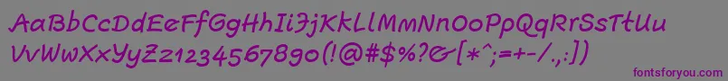 フォントEscriptLtMediumItalic – 紫色のフォント、灰色の背景