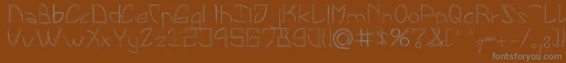 LeonardPirceng-fontti – harmaat kirjasimet ruskealla taustalla