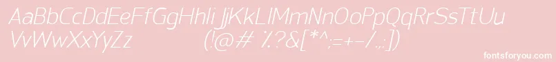 SanFredianoLightItalic-fontti – valkoiset fontit vaaleanpunaisella taustalla