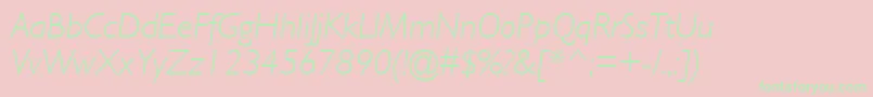 Fonte GillLightSsiLightItalic – fontes verdes em um fundo rosa