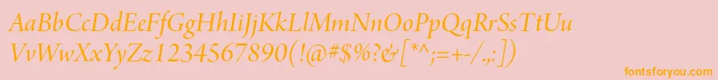 ArnoproItalicdisplay-Schriftart – Orangefarbene Schriften auf rosa Hintergrund