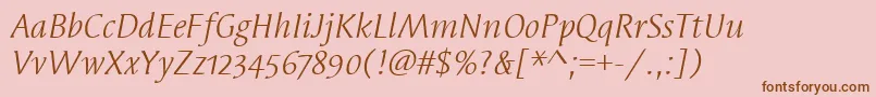 fuente SyndorOsItcTtBookitalic – Fuentes Marrones Sobre Fondo Rosa