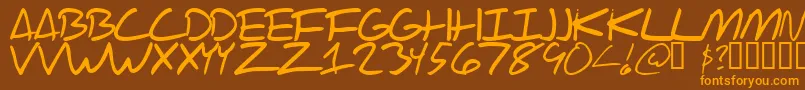 フォントScraotc – オレンジ色の文字が茶色の背景にあります。
