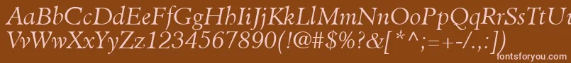 ClericLightSsiLightItalic-fontti – vaaleanpunaiset fontit ruskealla taustalla