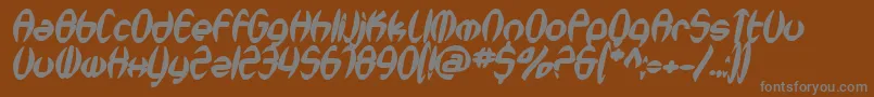 SfSynthonicPopBoldOblique-fontti – harmaat kirjasimet ruskealla taustalla