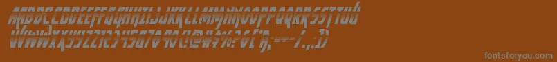 Yankeeclipperhalfital-Schriftart – Graue Schriften auf braunem Hintergrund