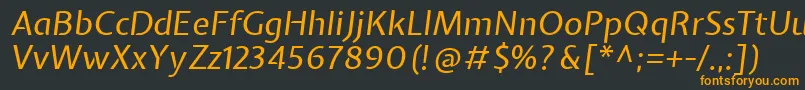 フォントExpletussansItalic – 黒い背景にオレンジの文字