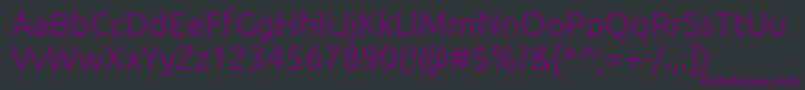 Czcionka UbuntuLight – fioletowe czcionki na czarnym tle