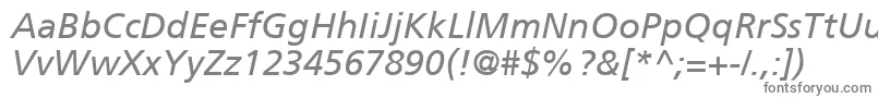 フォントFrutigerCe56Italic – 白い背景に灰色の文字