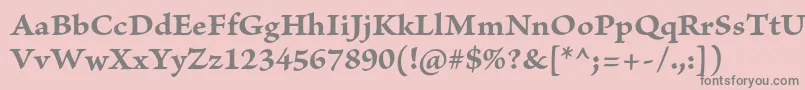 BriosoproBoldcapt-fontti – harmaat kirjasimet vaaleanpunaisella taustalla