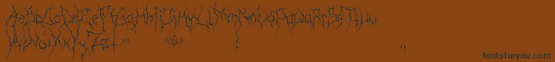 XxiiUltimateBlackMetal-fontti – mustat fontit ruskealla taustalla