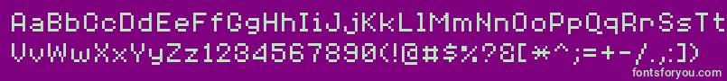 Czcionka 8bitoperatorplus8Regular – zielone czcionki na fioletowym tle