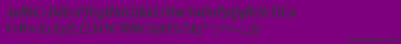 Czcionka TimesRomanCnBoldItalic – czarne czcionki na fioletowym tle