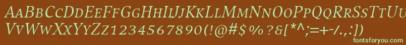 CompatilExquisitLtComItalicSmallCaps Font – Green Fonts on Brown Background