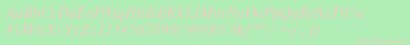 NimbusromdgrItalic-fontti – vaaleanpunaiset fontit vihreällä taustalla