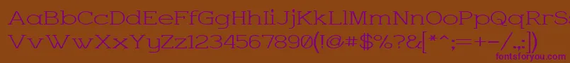 CharringtonWide-Schriftart – Violette Schriften auf braunem Hintergrund