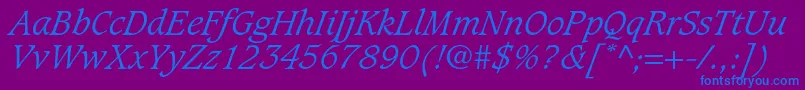 CaxtonstdLightitalic-Schriftart – Blaue Schriften auf violettem Hintergrund