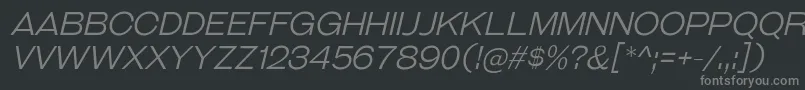 フォントGalderglynnTitlingLtIt – 黒い背景に灰色の文字