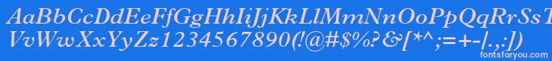 PlantinMtSemiBoldItalic-fontti – vaaleanpunaiset fontit sinisellä taustalla