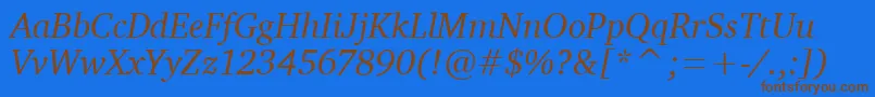 フォントCharterItcTtItalic – 茶色の文字が青い背景にあります。